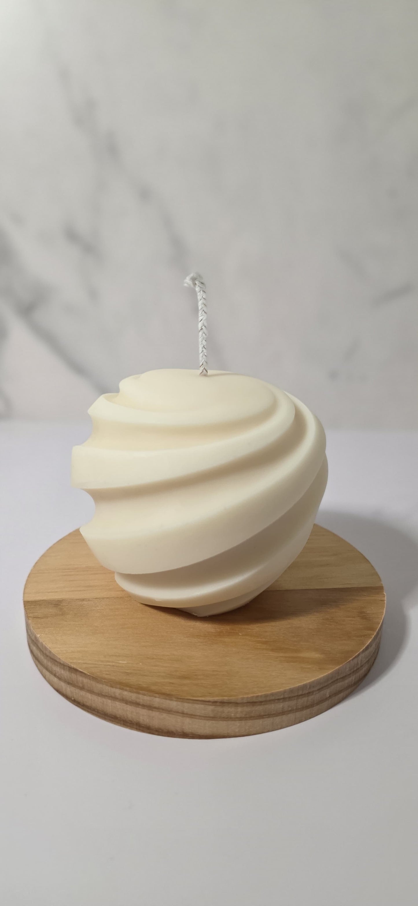 SWIRL BALL candle